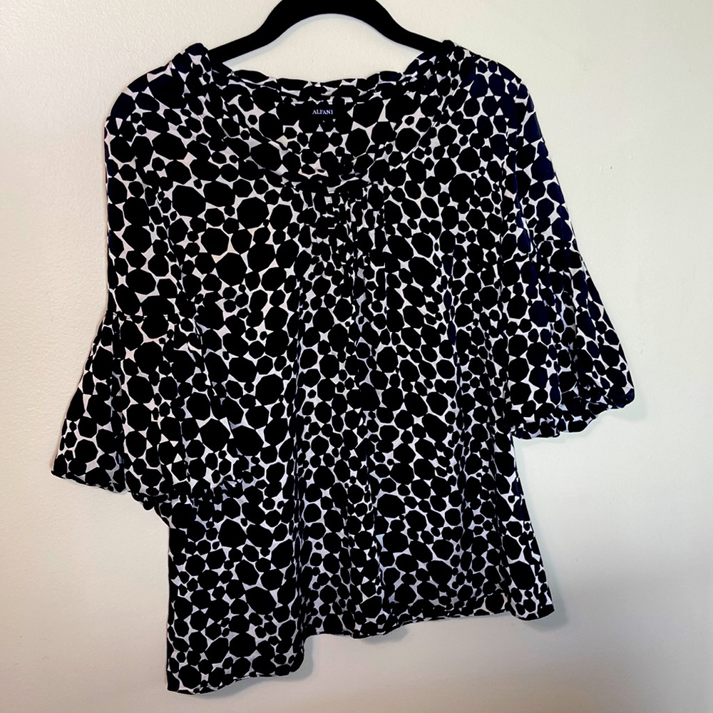 Alfani 100% SILK blouse in black and cream geometric print